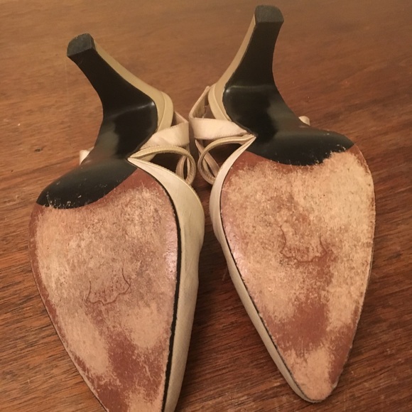 Lovely slingback heels by Stuart Weizmann. - Picture 2 of 4